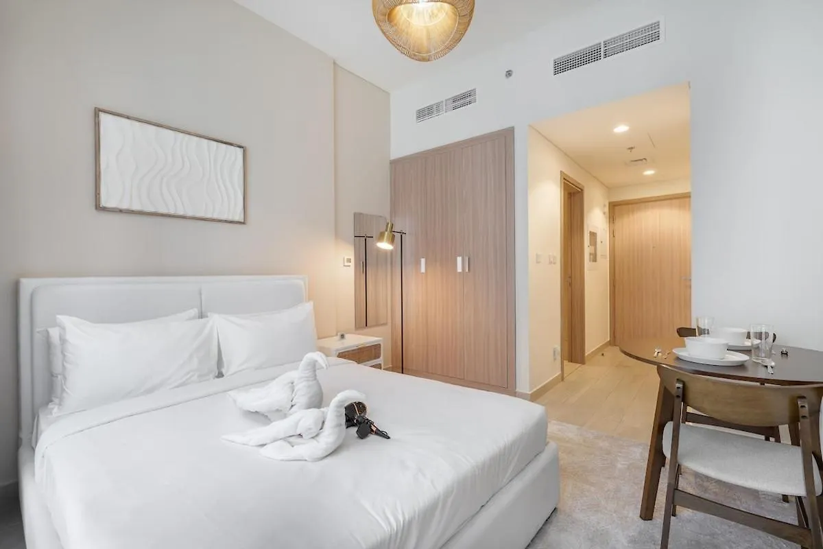 Immaculate Studio Great For 2 In Meydan Dubai