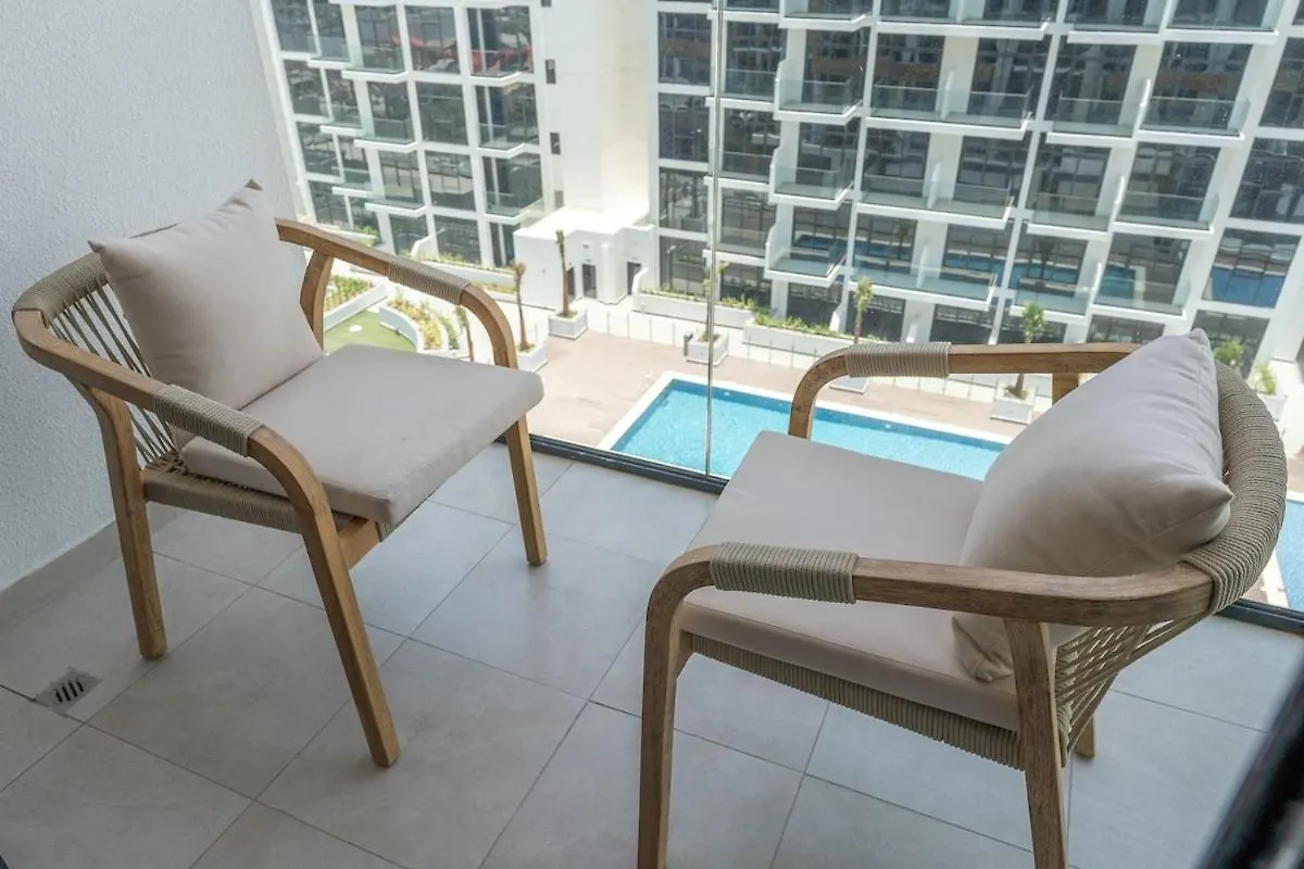 Immaculate Studio Great For 2 In Meydan Dubai Apartment